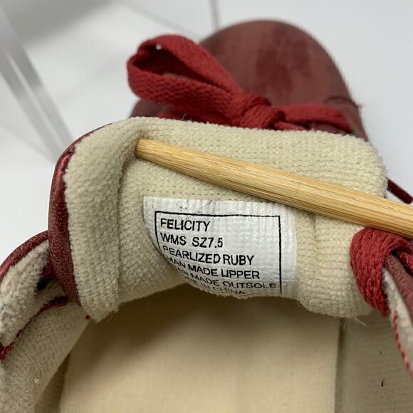 Secret Celebrity Low Top Sneaker 7.5 Pearlized Ruby Red - Picture 8 of 9
